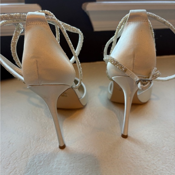NEVER WORN Galina Pearl Strappy Ankle Wrap Heels - Picture 5 of 6